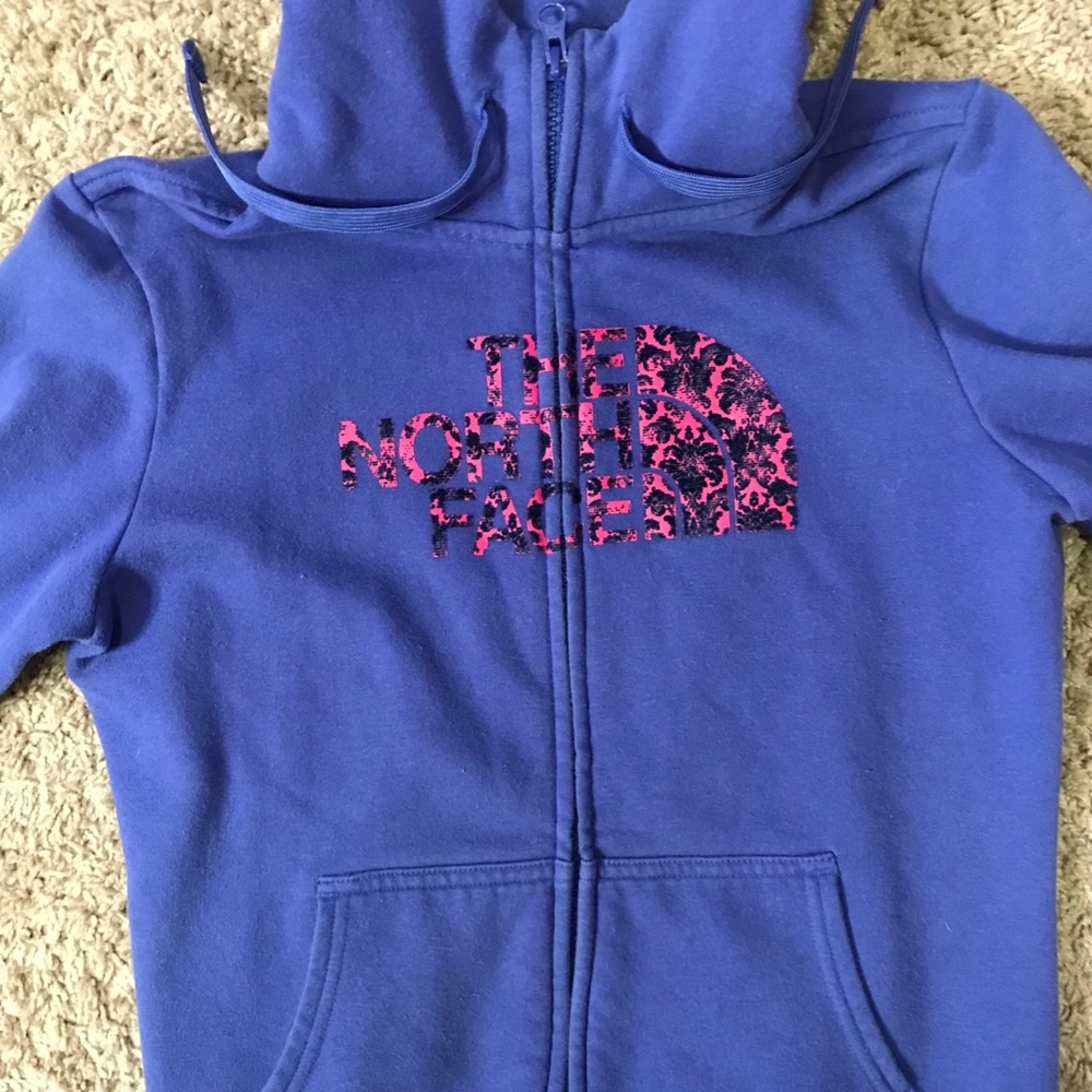 Women’s North Face zip up hoodie!